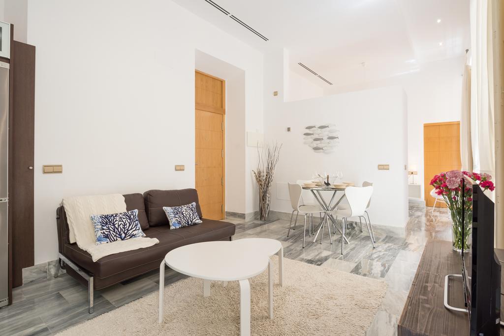 Plaza Picasso Apartment Malaga Exterior photo