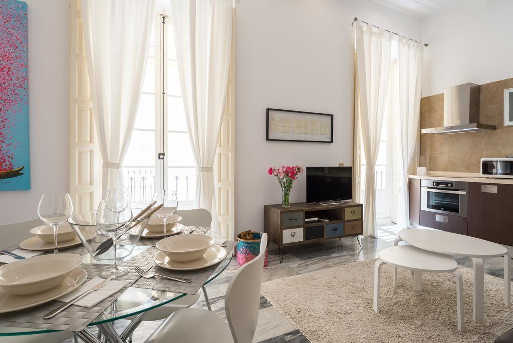 Plaza Picasso Apartment Malaga Exterior photo